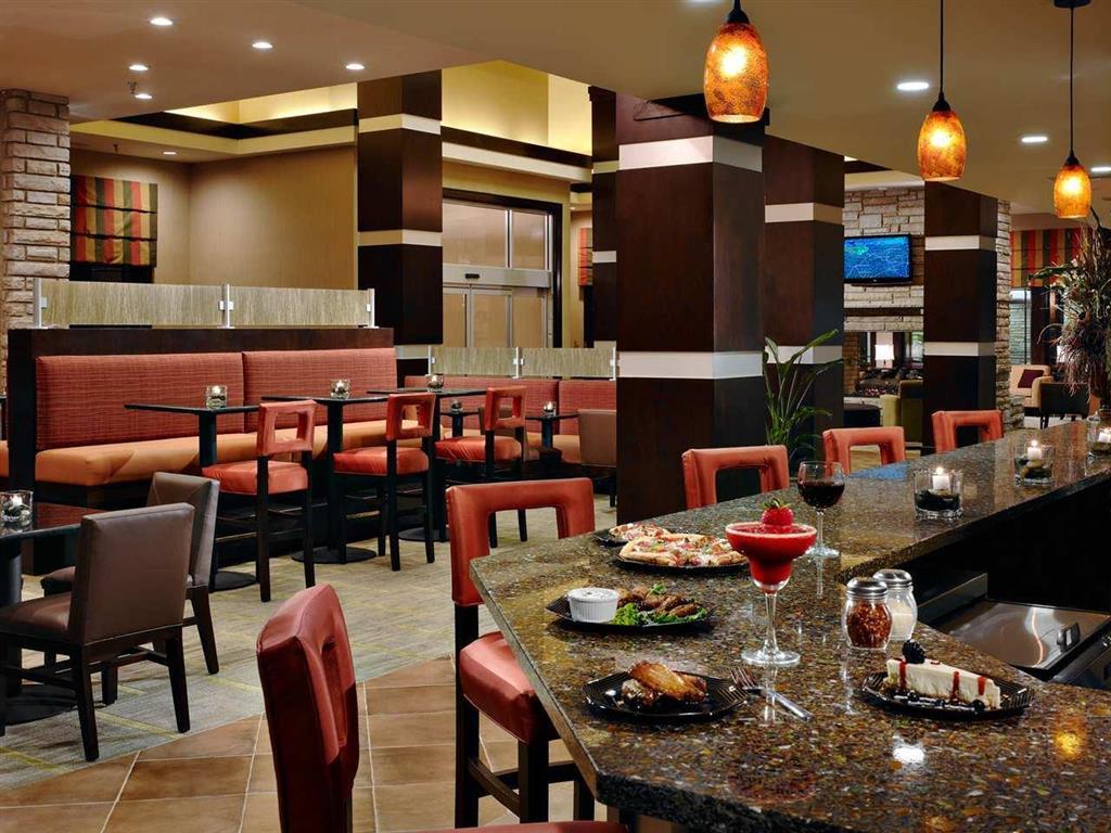 Hilton Garden Inn Гатлінбург Ресторан фото